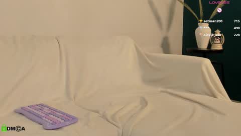 Snapshot of kylie_desire chatting on February 27, 5:34 am Kylie online show from February 27, 5:34 am