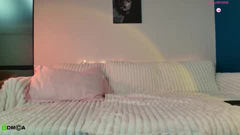 Snapshot of kylie_desire chatting on October 3, 3:47 am Kylie online show from October 3, 3:47 am