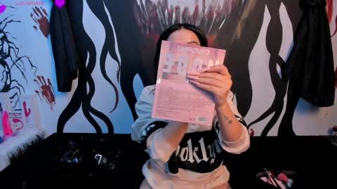 Snapshot of kylie_foxx1 chatting on December 28, 7:33 am submissive demon Please help me to reach 500 thumbs up online show from December 28, 7:33 am