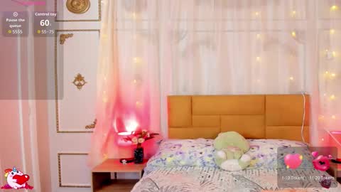 kylie gomez  online show from February 4, 12:00 pm