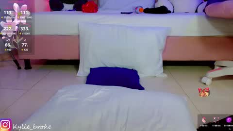 k ylie online show from January 14, 12:43 am