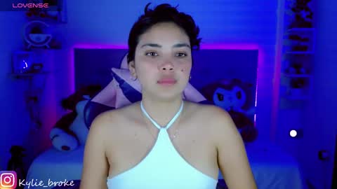 k ylie online show from February 4, 9:10 pm