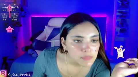 k ylie online show from February 13, 10:33 pm