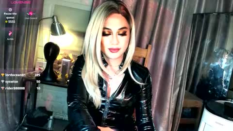 Snapshot of kylie_iyutera chatting on February 13, 4:28 pm kylie online show from February 13, 4:28 pm