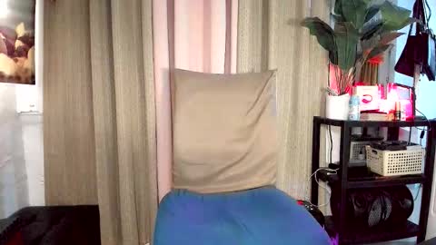 Snapshot of kylie_iyutera chatting on November 10, 7:07 am kylie online show from November 10, 7:07 am