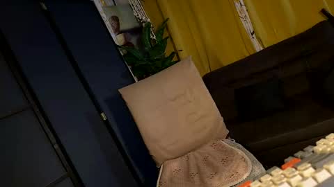 kylie online show from April 23, 12:29 pm