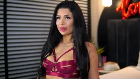 Kylie online show from February 14, 8:49 pm