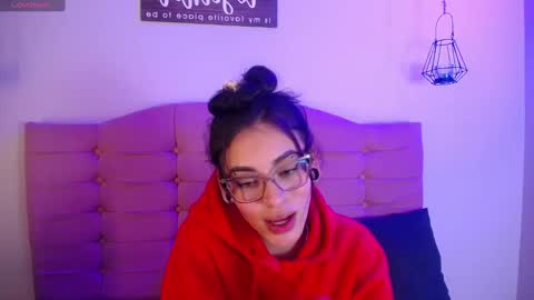 kylie_ls online show from March 8, 7:38 am