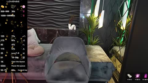 Snapshot of kylie_mellow chatting on January 20, 7:57 pm Kylie online show from January 20, 7:57 pm