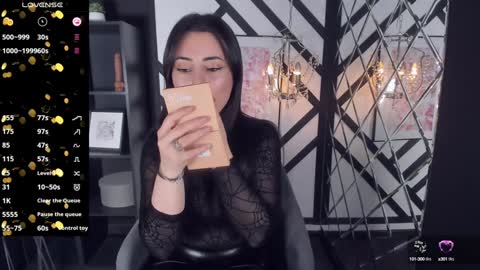 Snapshot of kylie_mellow chatting on January 21, 3:10 pm Kylie online show from January 21, 3:10 pm