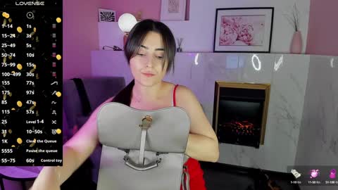 Snapshot of kylie_mellow chatting on February 4, 5:31 am Kylie online show from February 4, 5:31 am