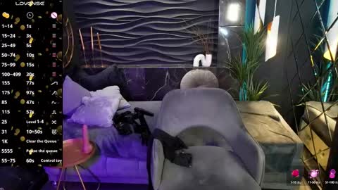 Snapshot of kylie_mellow chatting on February 9, 9:05 am Kylie online show from February 9, 9:05 am