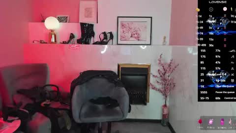 Snapshot of kylie_mellow chatting on September 10, 5:40 am Kylie online show from September 10, 5:40 am