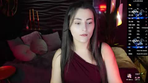 Snapshot of kylie_mellow chatting on October 7, 1:30 pm Kylie online show from October 7, 1:30 pm