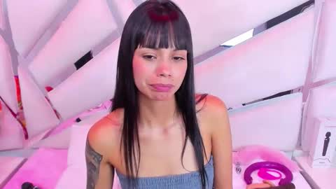 Snapshot of kylie_sexx chatting on April 30, 3:02 am kylie online show from April 30, 3:02 am