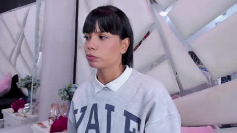 Snapshot of kylie_sexx chatting on July 12, 2:35 am kylie online show from July 12, 2:35 am