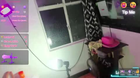 Snapshot of kylie_sttel chatting on February 17, 1:04 am kylie Sttel online show from February 17, 1:04 am