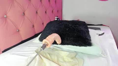 Snapshot of kylie_sttel chatting on March 7, 4:22 pm kylie Sttel online show from March 7, 4:22 pm