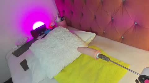 kylie Sttel online show from March 22, 4:32 pm