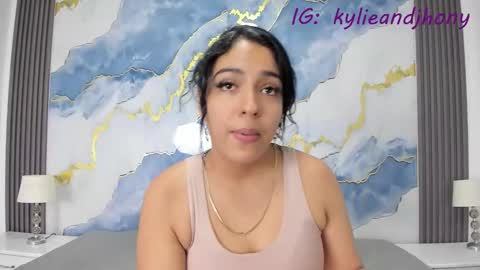 Kaylie And Jhony online show from October 1, 7:20 pm