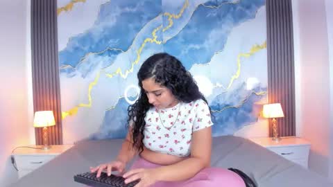 Snapshot of kylieandjhonny chatting on December 19, 11:56 pm Kaylie And Jhony online show from December 19, 11:56 pm