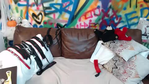 Melissa online show from November 2, 10:50 am