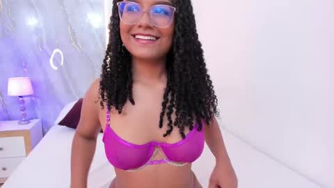 Snapshot of kyliegomez chatting on March 7, 8:00 pm Kylie online show from March 7, 8:00 pm