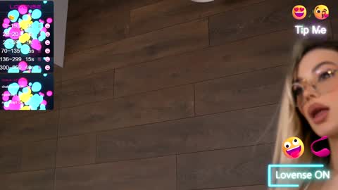 Kylie online show from January 5, 12:31 am