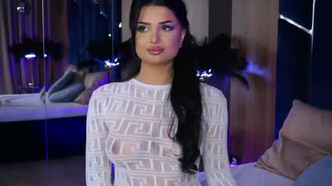 Snapshot of kyliekroftt chatting on November 10, 1:37 am Jenny online show from November 10, 1:37 am