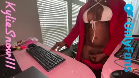 Kylie Snow online show from May 5, 2:14 pm
