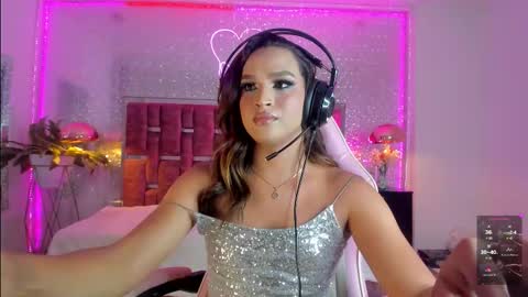Snapshot of kylievictoria_ chatting on October 12, 4:44 am Kylie online show from October 12, 4:44 am