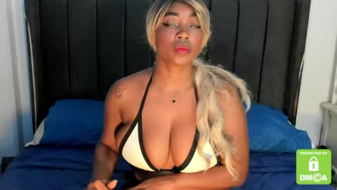 kylie white boobs online show from April 12, 6:57 pm