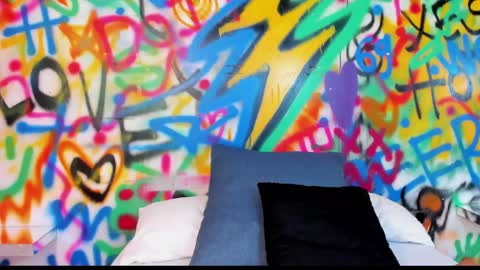 Kylie online show from April 19, 6:10 pm