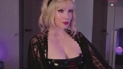 Kate online show from May 4, 1:40 pm