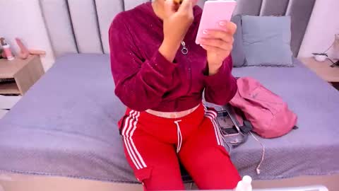 Emily  Laila  online show from October 27, 12:09 pm