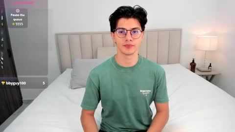 Snapshot of kyron__jobs chatting on March 26, 10:15 pm kyron online show from March 26, 10:15 pm