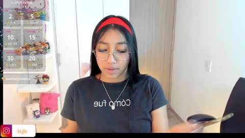 Snapshot of kyy_isa chatting on October 15, 4:12 am IG online show from October 15, 4:12 am