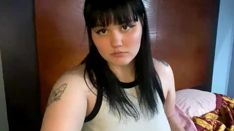 Snapshot of l1lybaby chatting on April 11, 9:02 am Lily online show from April 11, 9:02 am