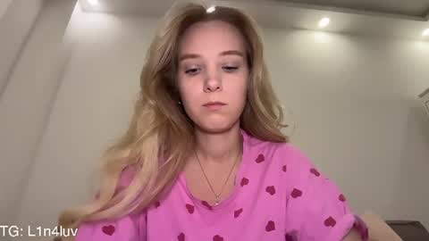 Snapshot of l1n4luv chatting on June 23, 7:01 pm lina online show from June 23, 7:01 pm