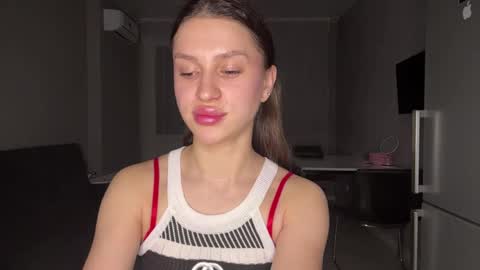 Snapshot of l1ps_stick chatting on April 2, 4:26 pm l1ps_stick online show from April 2, 4:26 pm