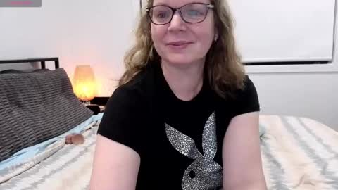 l4dyc4pricorn76 online show from April 5, 1:08 pm