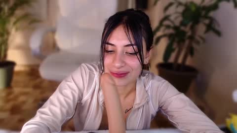 l_e_a online show from December 4, 6:44 am