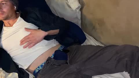 L online show from January 1, 12:11 pm