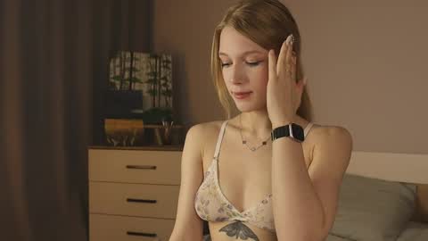 Alice online show from April 19, 6:10 pm