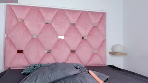 Snapshot of la_diabla8 chatting on October 22, 11:32 am Daniela online show from October 22, 11:32 am