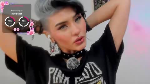 Snapshot of la_diabla_111_ chatting on April 30, 7:09 pm Karime online show from April 30, 7:09 pm