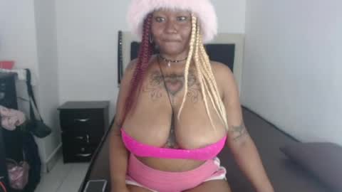 Snapshot of la_malona_77 chatting on July 9, 6:12 pm la_malona_77 online show from July 9, 6:12 pm