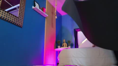 Cris  online show from April 2, 11:41 am