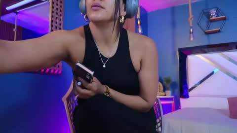 Cris  online show from April 15, 11:50 am