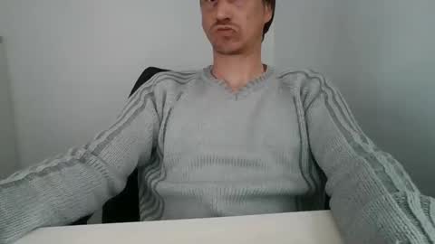 labelette007 online show from May 12, 1:41 pm